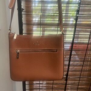 Kate Spade leather  cross body bag sz 10x10 medium